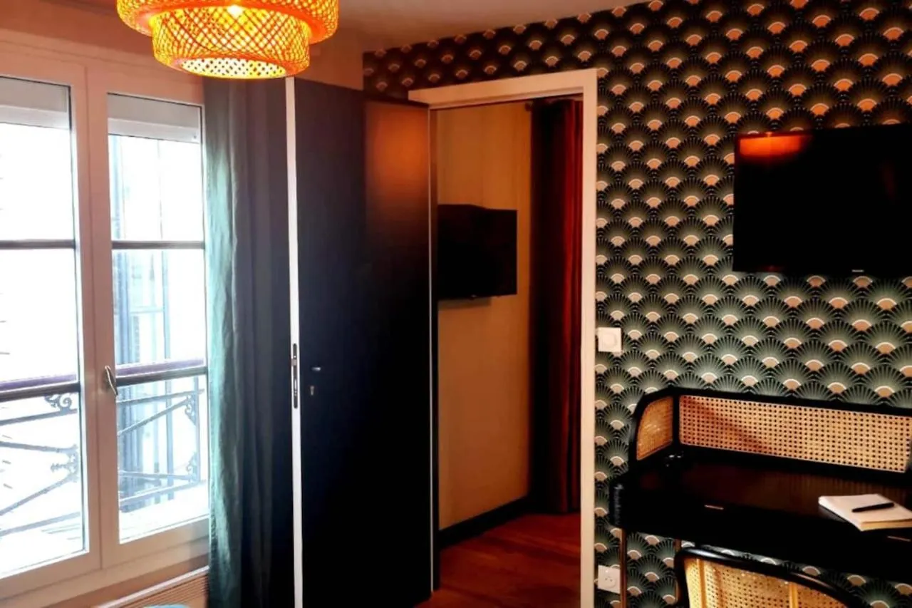 Cosy 1 Bedroom Apartment In Paris France