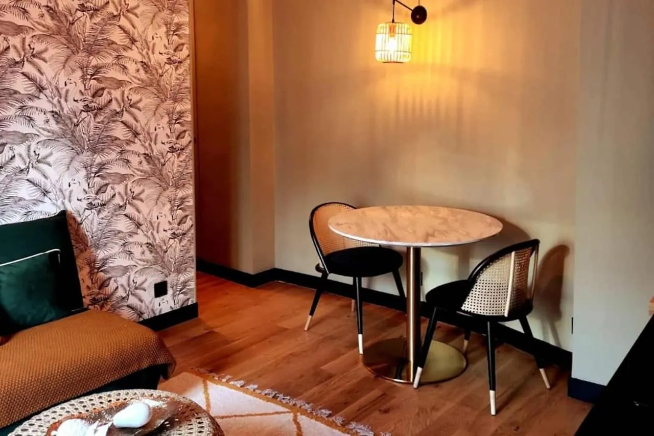 Cosy 1 Bedroom Apartment In Paris France