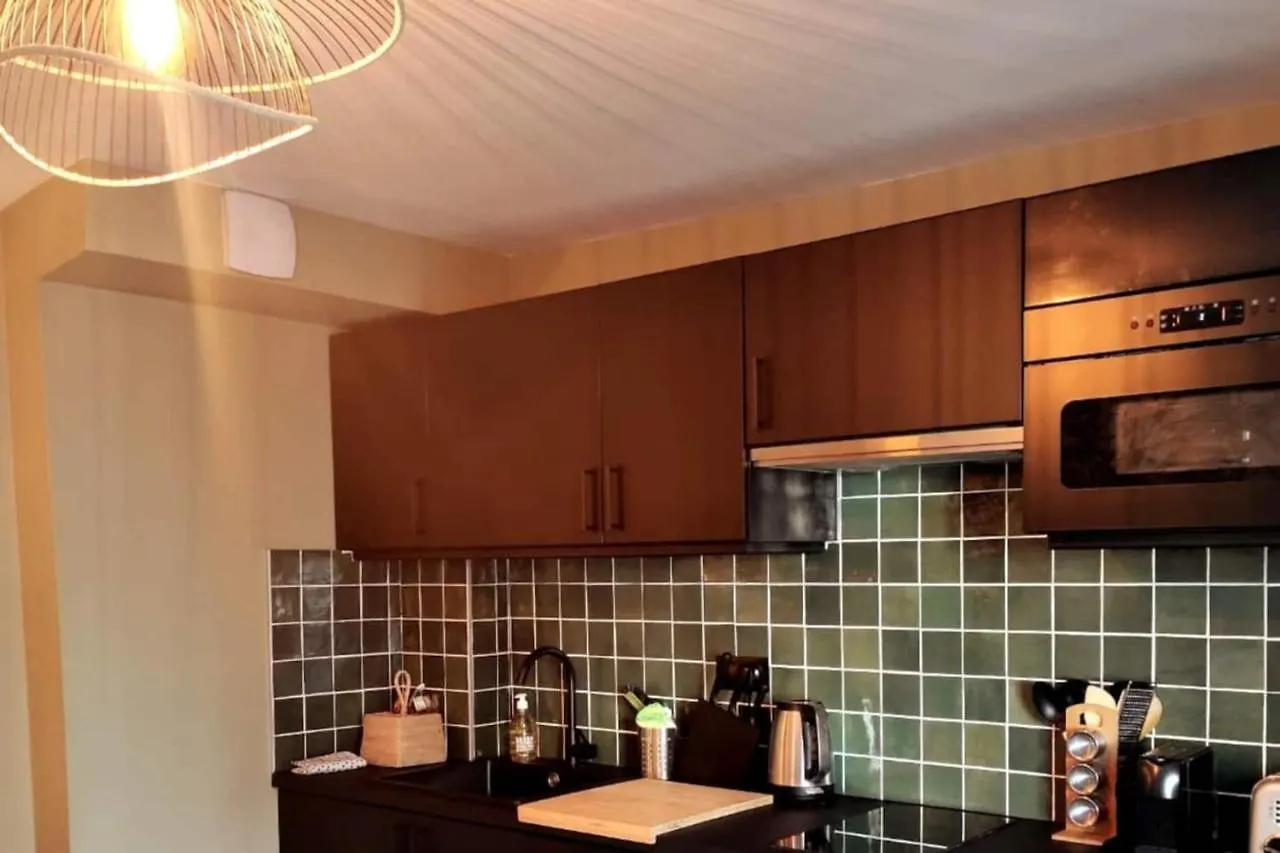 Cosy 1 Bedroom Apartment In Paris 0*,  France
